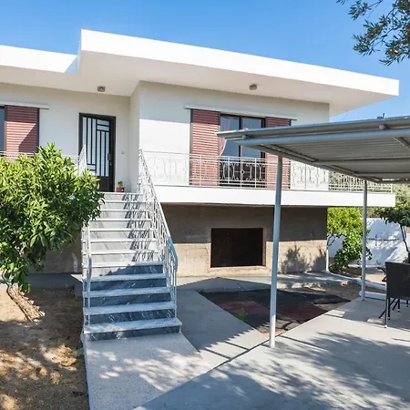 Achilleas House * Afantou